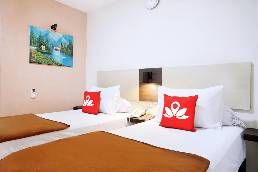 Zen Rooms Kuningan Syariah Jacarta Exterior foto