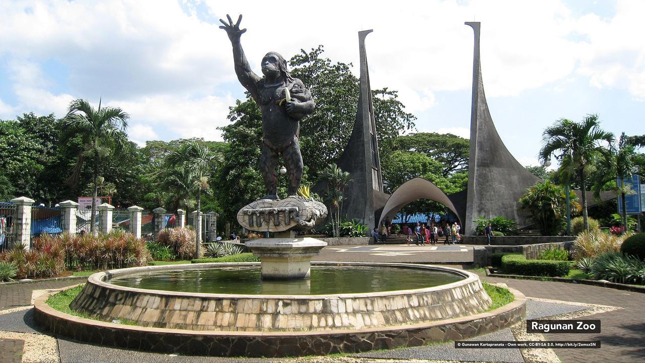 Zen Rooms Kuningan Syariah Jacarta Exterior foto