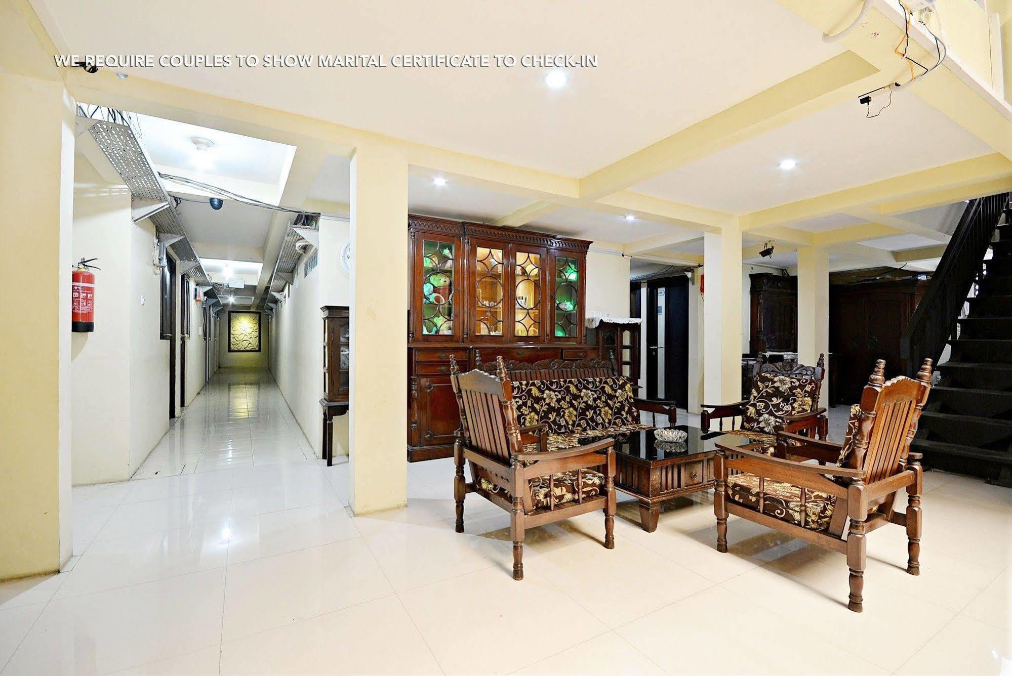 Zen Rooms Kuningan Syariah Jacarta Exterior foto