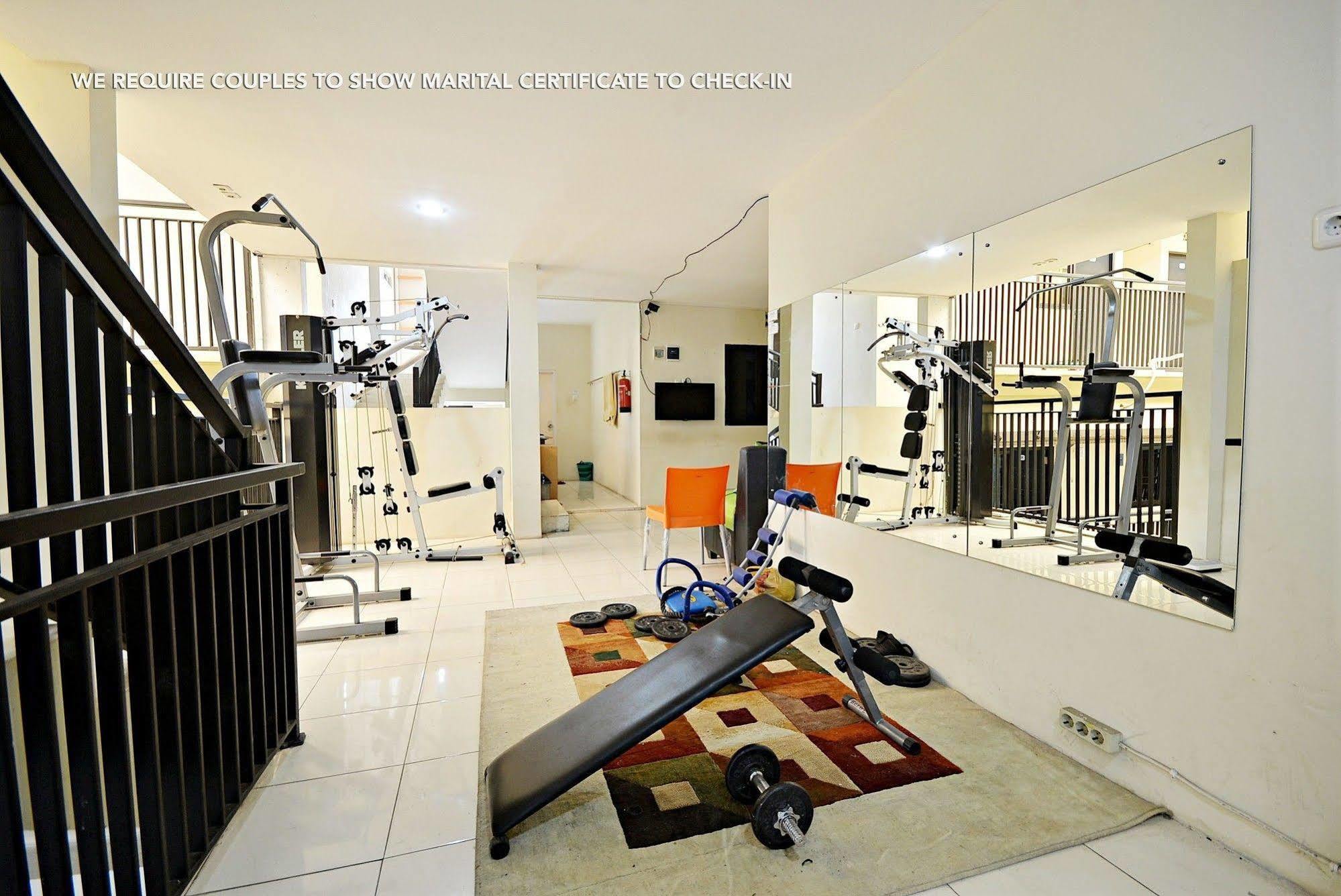 Zen Rooms Kuningan Syariah Jacarta Exterior foto