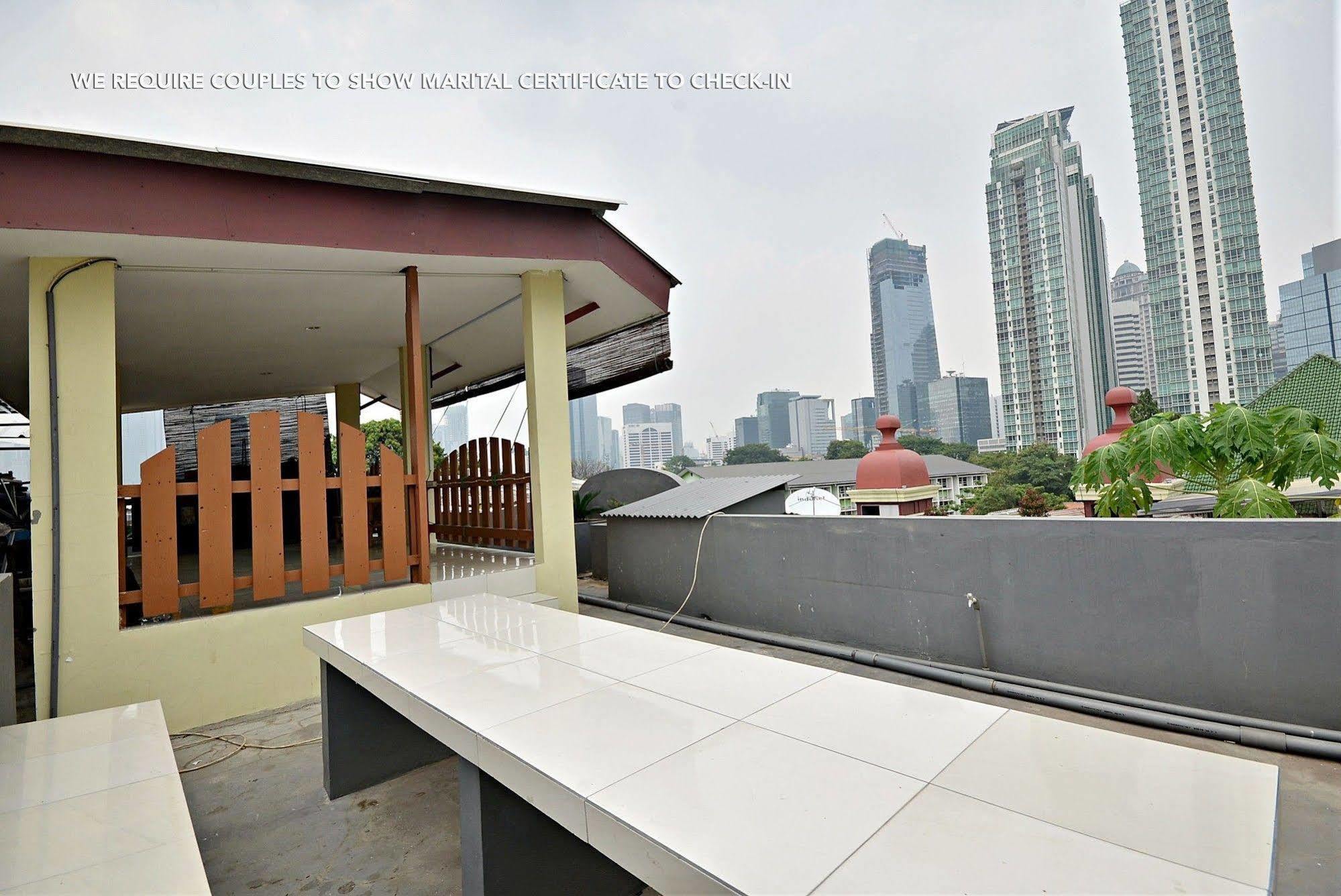 Zen Rooms Kuningan Syariah Jacarta Exterior foto