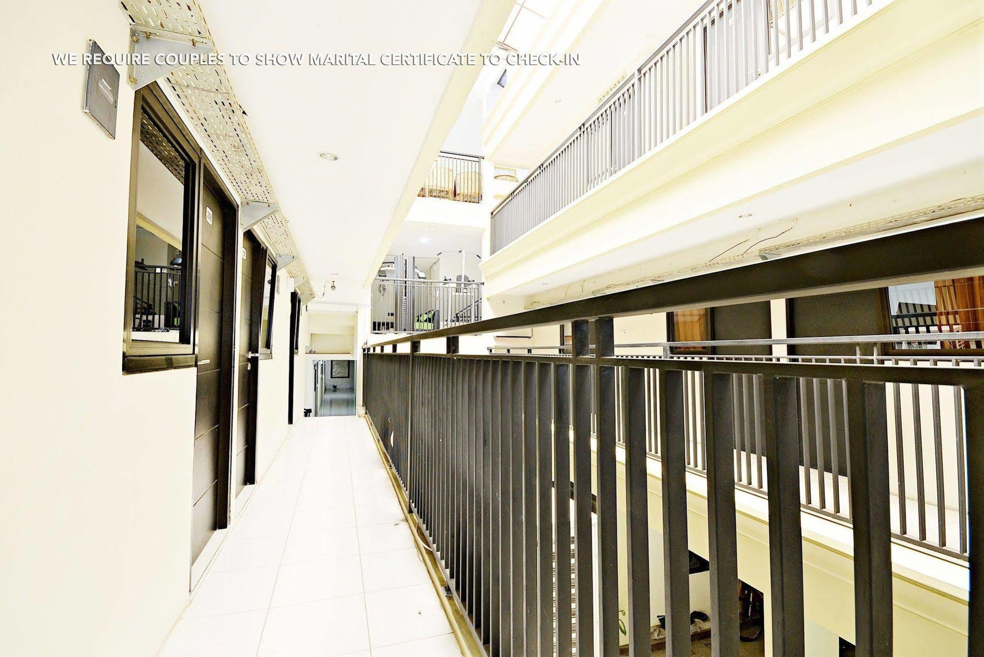 Zen Rooms Kuningan Syariah Jacarta Exterior foto