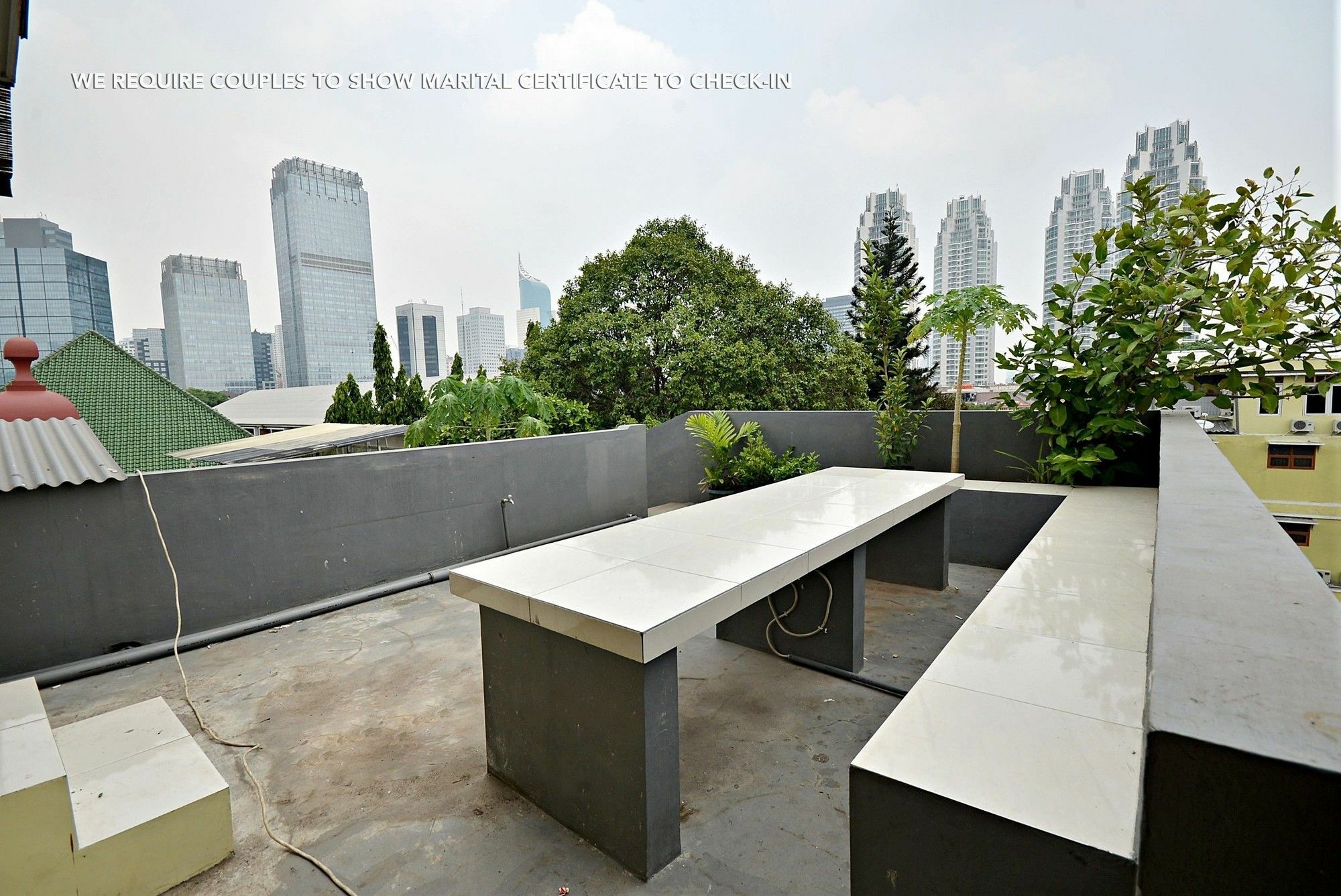 Zen Rooms Kuningan Syariah Jacarta Exterior foto